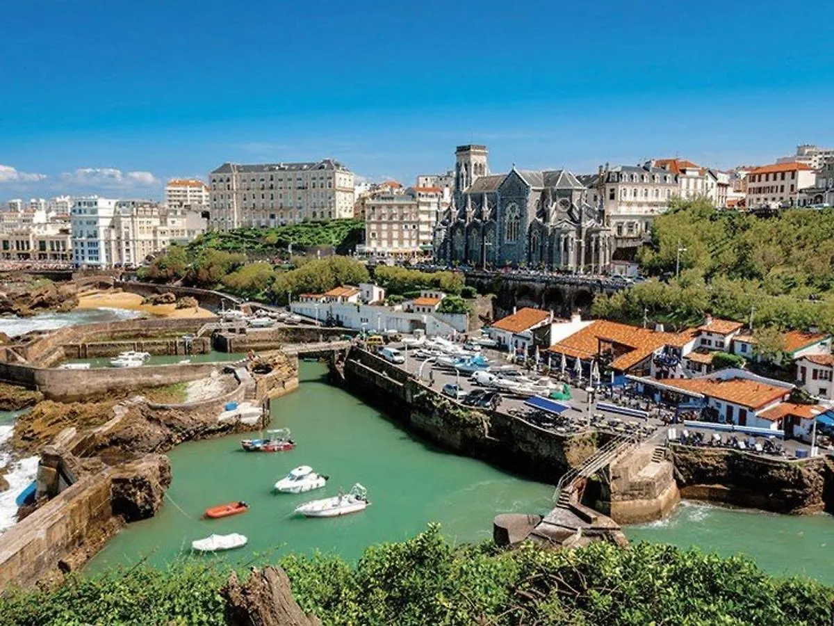 Superbe T2 Renove Avec Balcon Et Parking, A 150M De La Grande Plage De Biarritz - Fr-1-3-517